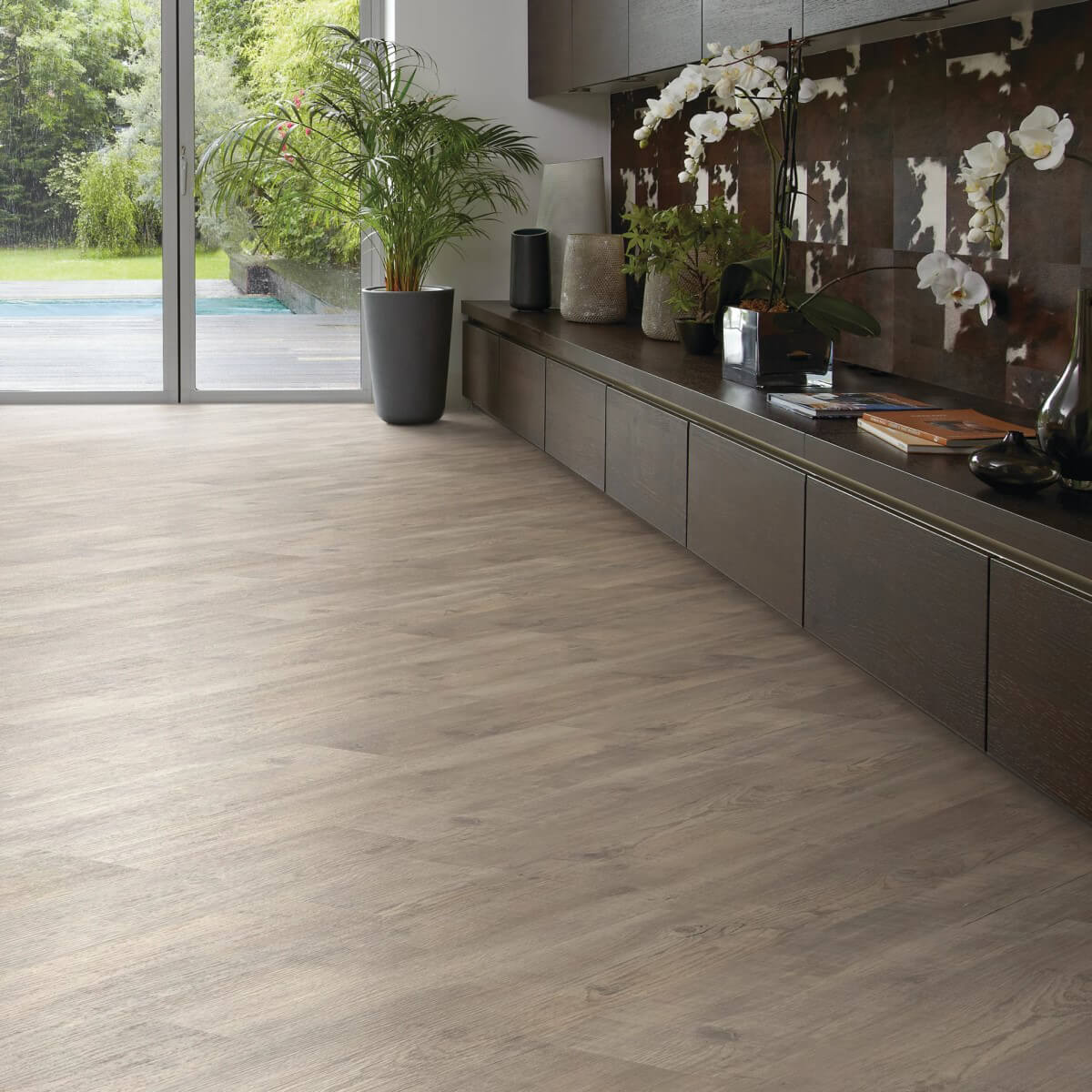 Karndean Knight Tile Gluedown Light Worn Oak KP104 - Image 4